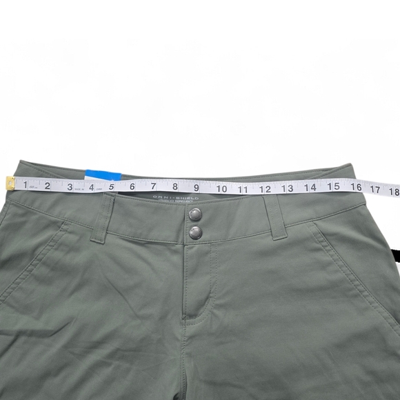 Columbia Omni Shield Advanced Repellent Womens Shorts Size 10 - Picture 3 of 9